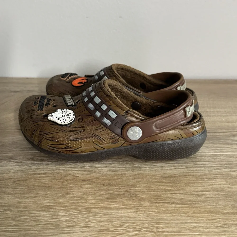 Crocs Star‎ Wars Chewbacca Copilot Clogs Kids J1 Youth Brown Limited Edition